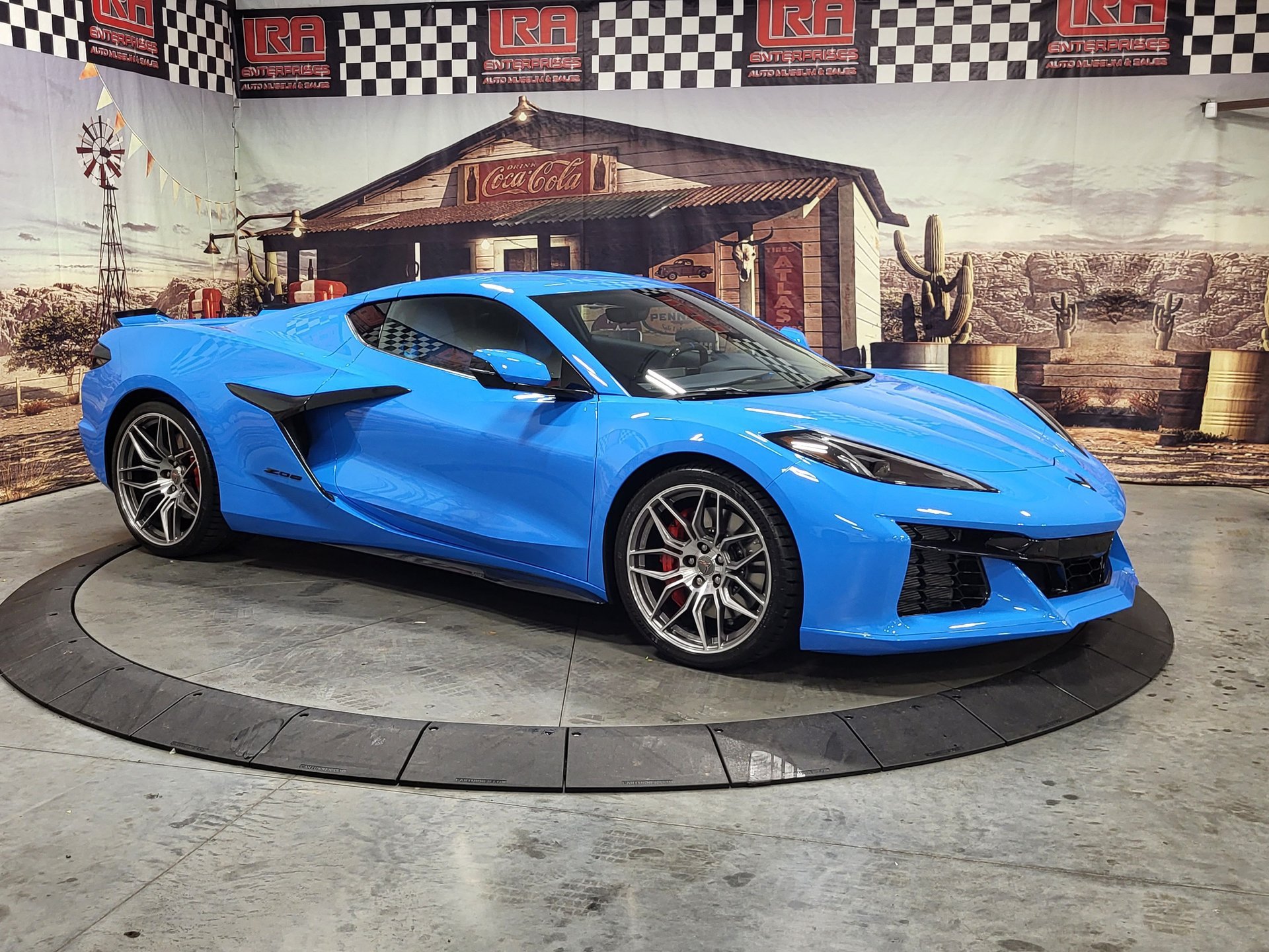 Used 2023 Chevrolet Corvette Z06 w/ Engine Appearance Package RWD image 1