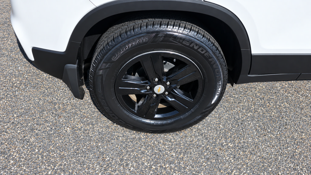 Used 2020 Chevrolet Trax LT w/ LT Convenience Package FWD image 12