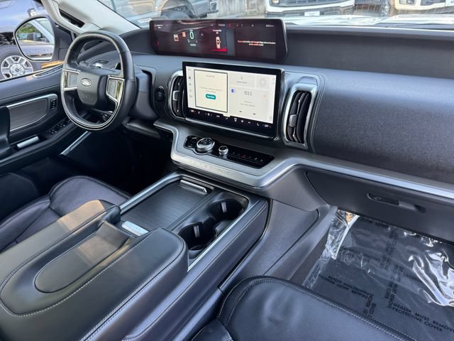 Used 2025 Ford Expedition Platinum AWD/4WD image 24