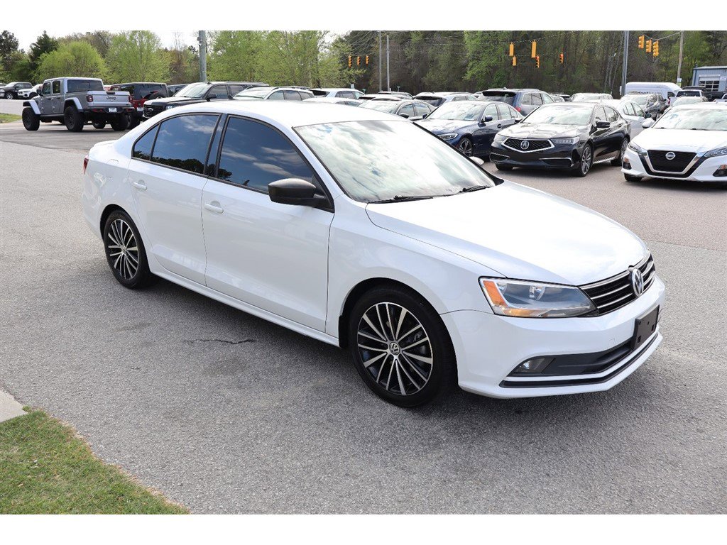 Used 2016 Volkswagen Jetta Sport image 7