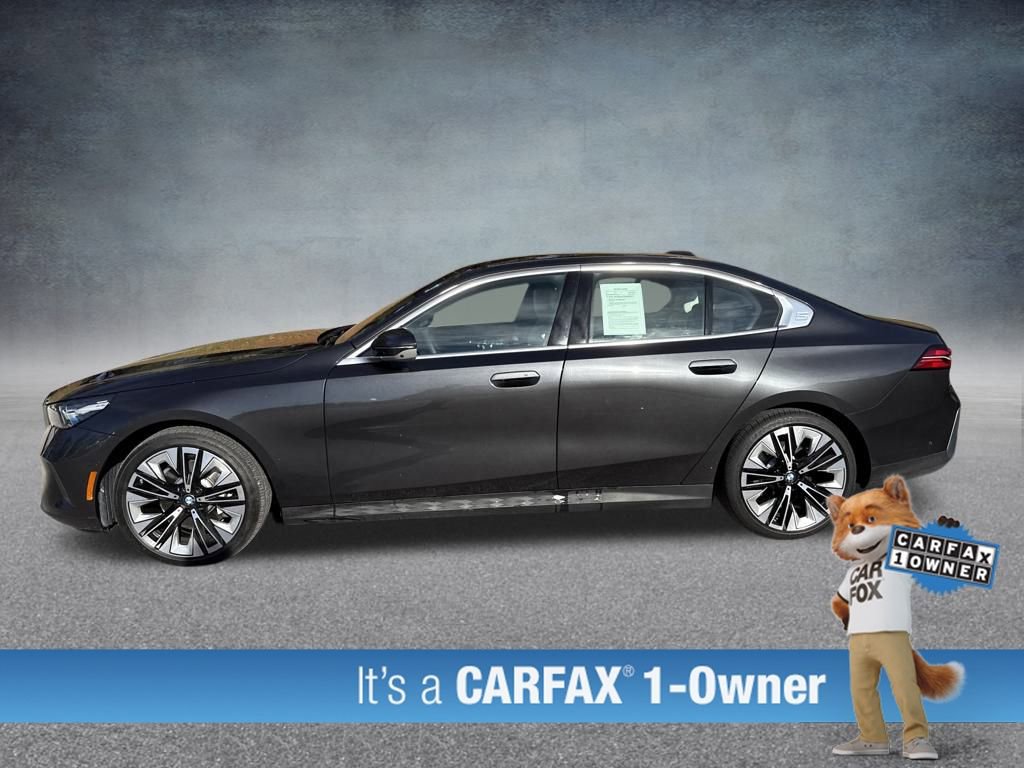 Used 2025 BMW 530i xDrive w/ Premium Package image 2