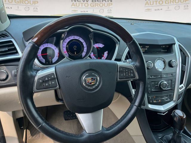 Used 2011 Cadillac SRX Luxury image 12