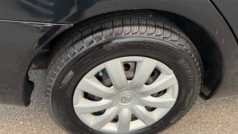 Used 2005 Toyota Camry LE FWD image 25