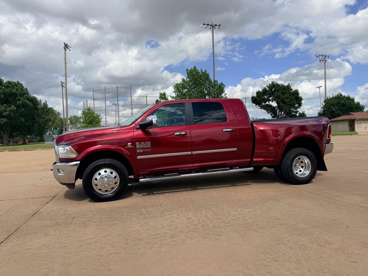 Used 2014 RAM 3500 Laramie RWD image 2