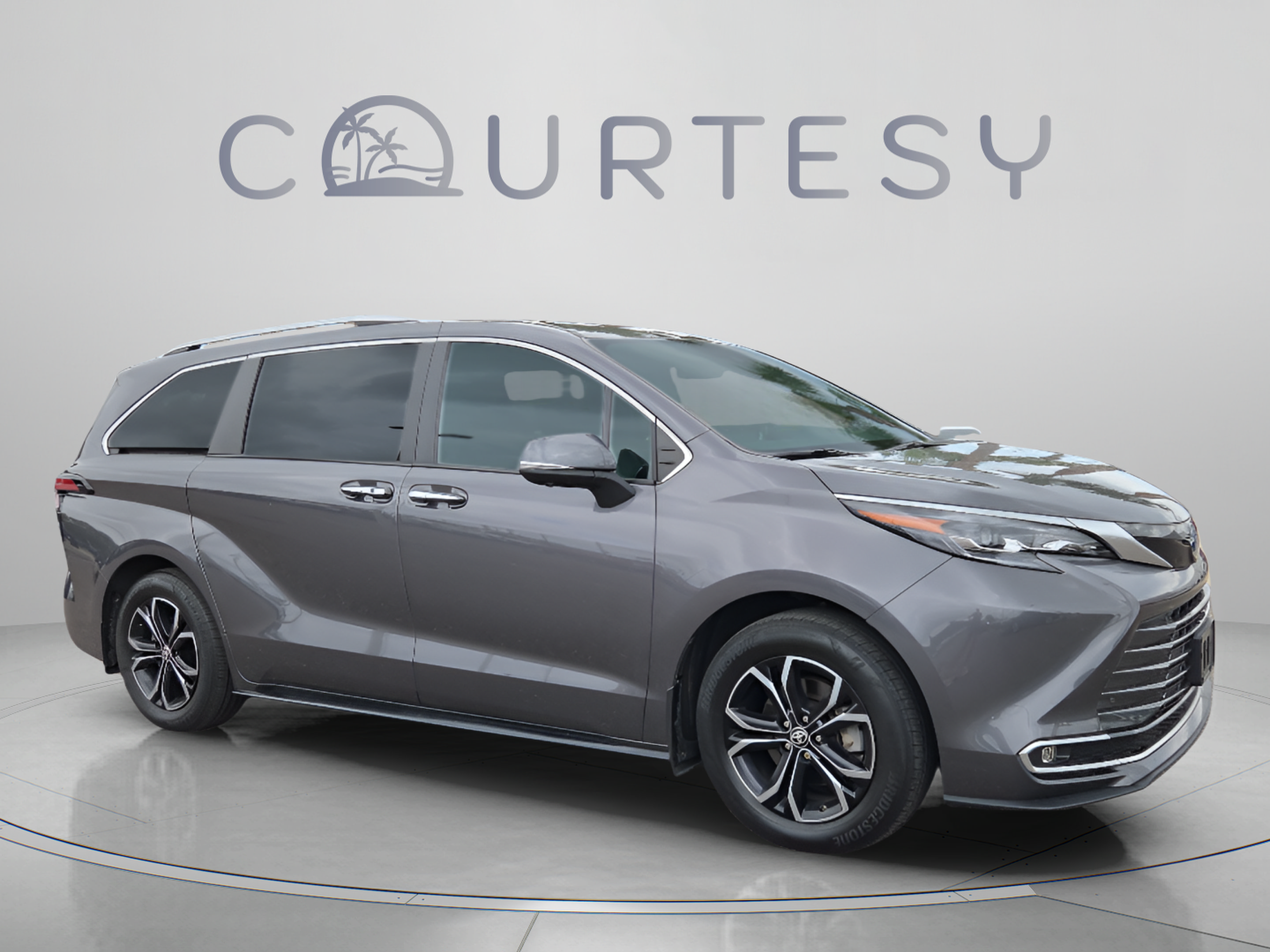 Certified 2025 Toyota Sienna Platinum AWD/4WD image 7