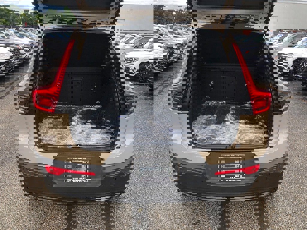 New 2026 Volvo XC40 B5 Ultra w/ Protection Package Premier image 33