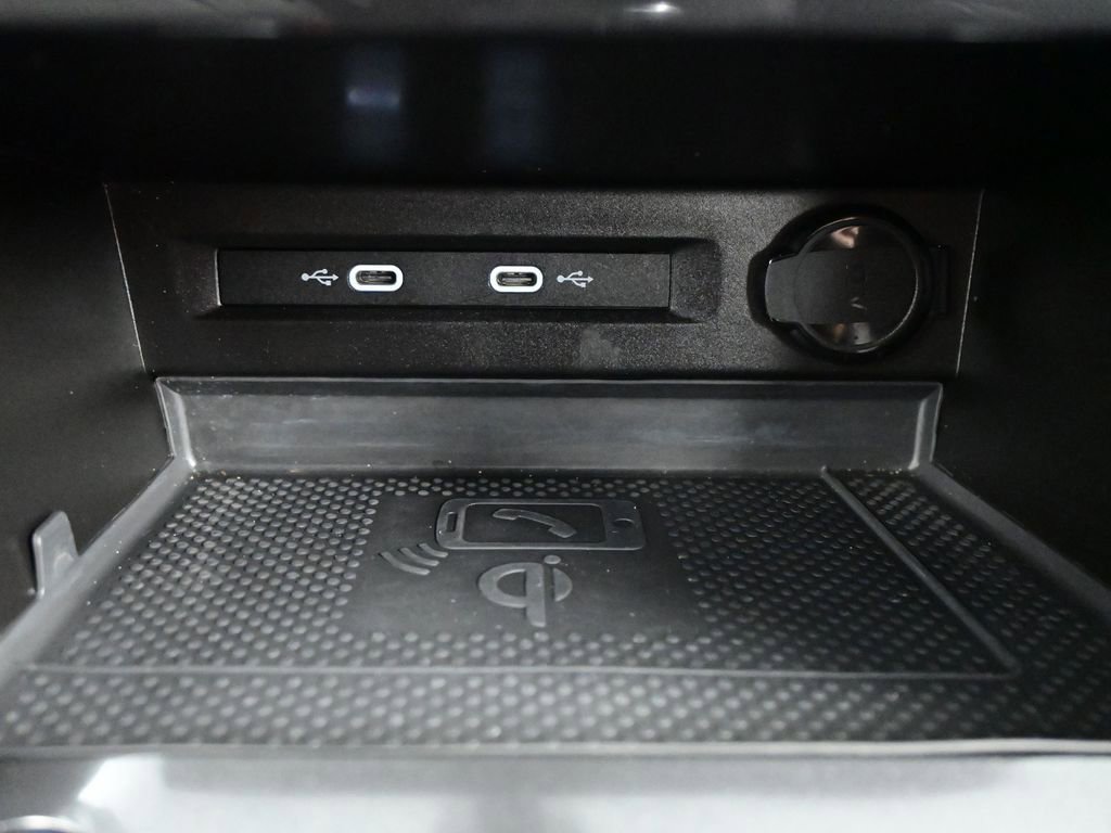 Used 2022 Volkswagen Tiguan SE image 19