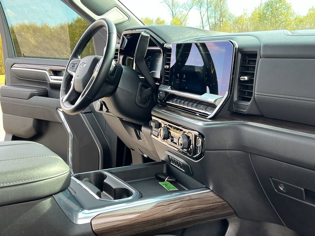 Used 2024 Chevrolet Silverado 3500 LT w/ Midnight Edition image 29