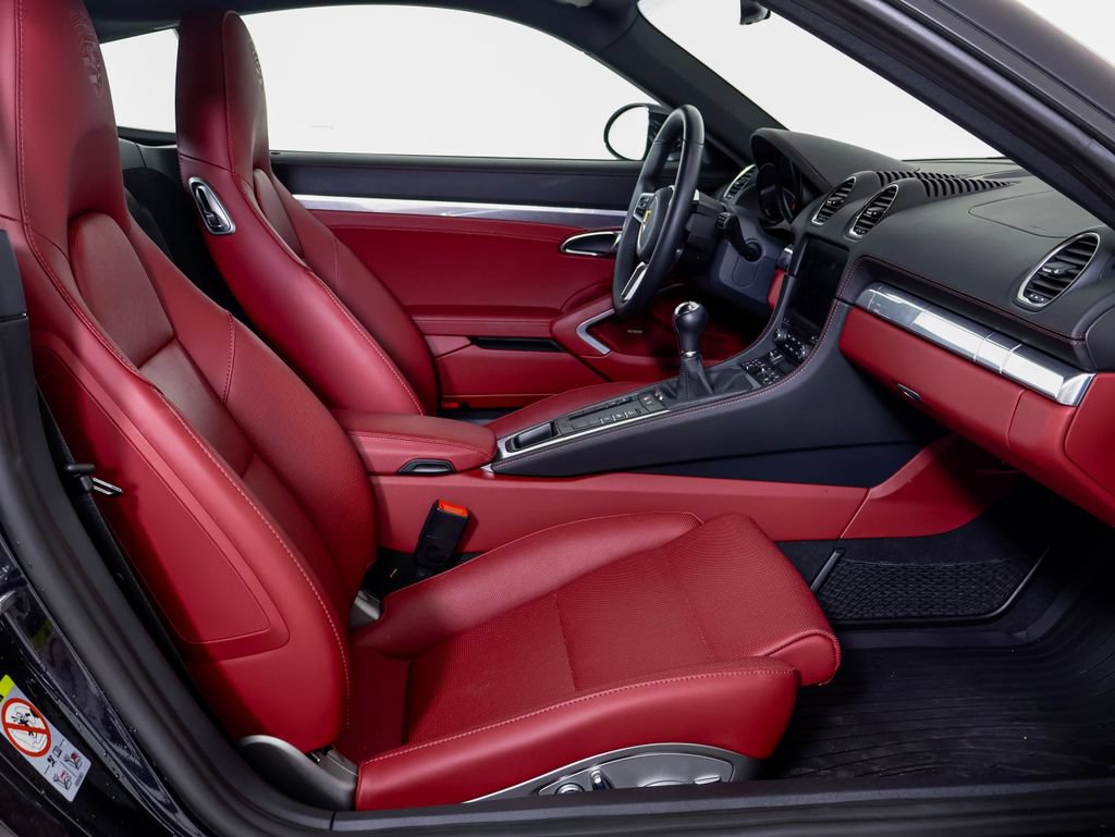 Certified 2024 Porsche 718 Cayman RWD image 8
