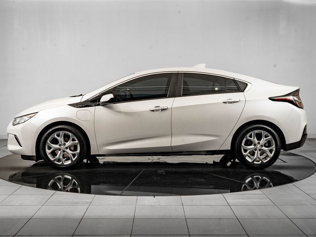 Used 2017 Chevrolet Volt Premier w/ Driver Confidence II Package FWD image 5