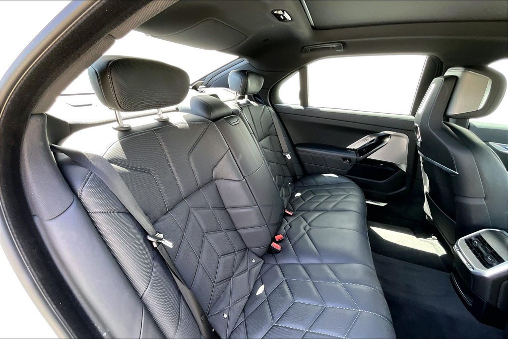 Used 2023 BMW 740i RWD image 24
