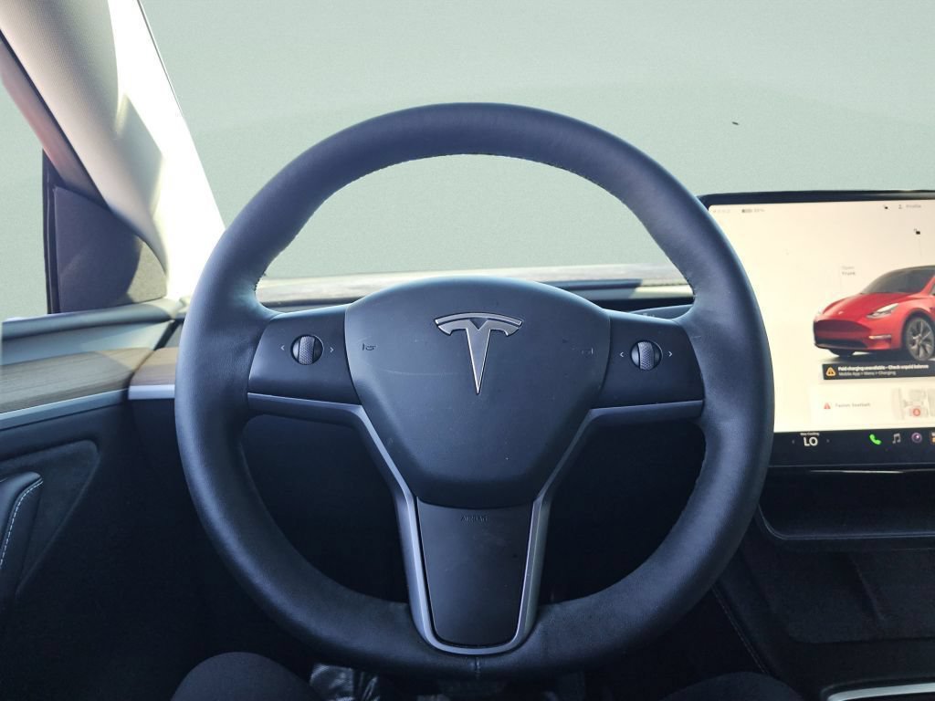 Used 2023 Tesla Model Y Long Range AWD/4WD image 31