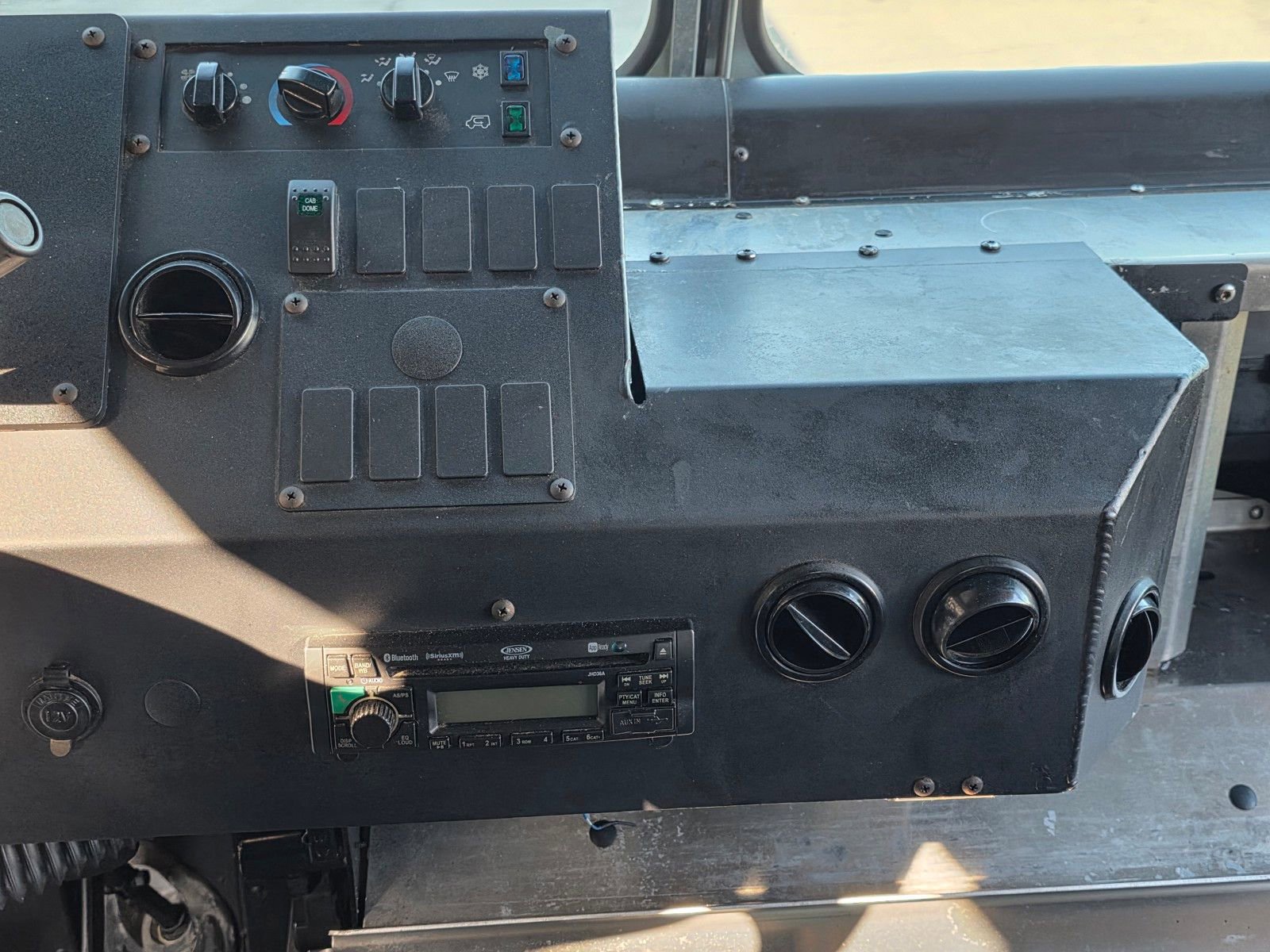 Used 2017 Ford E-350 and Econoline 350 Super Duty w/ A/C Prep Package image 26