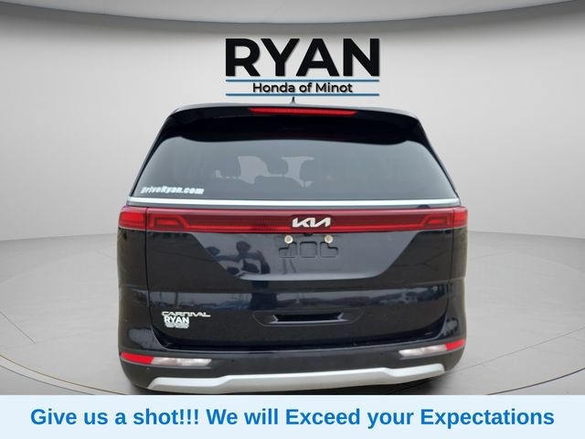Used 2023 Kia Carnival EX FWD image 8
