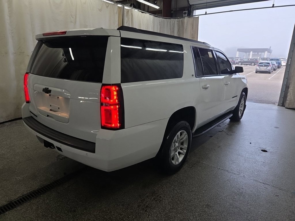 Used 2019 Chevrolet Suburban LT image 2
