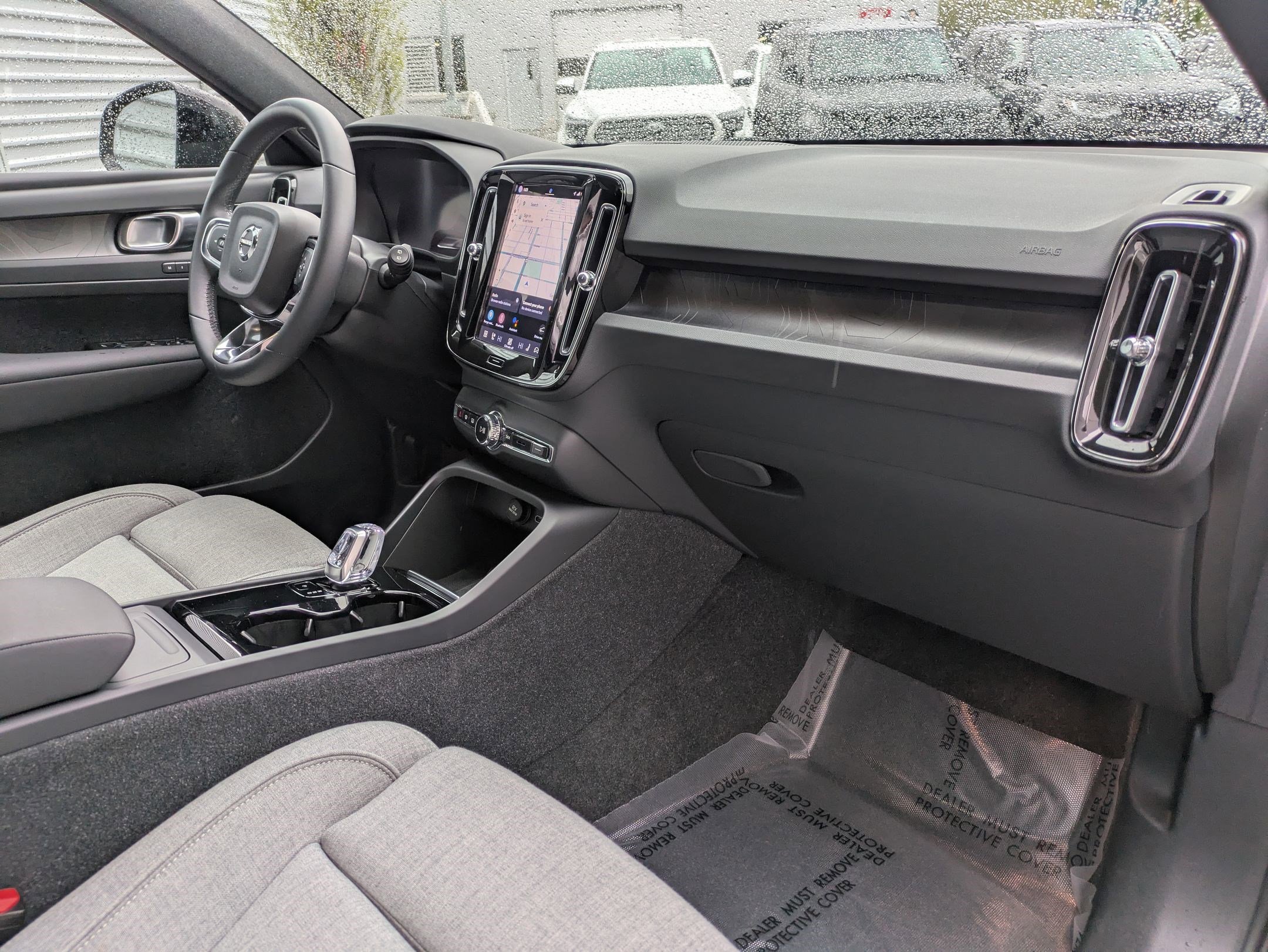 Used 2023 Volvo XC40 Recharge Ultimate image 30