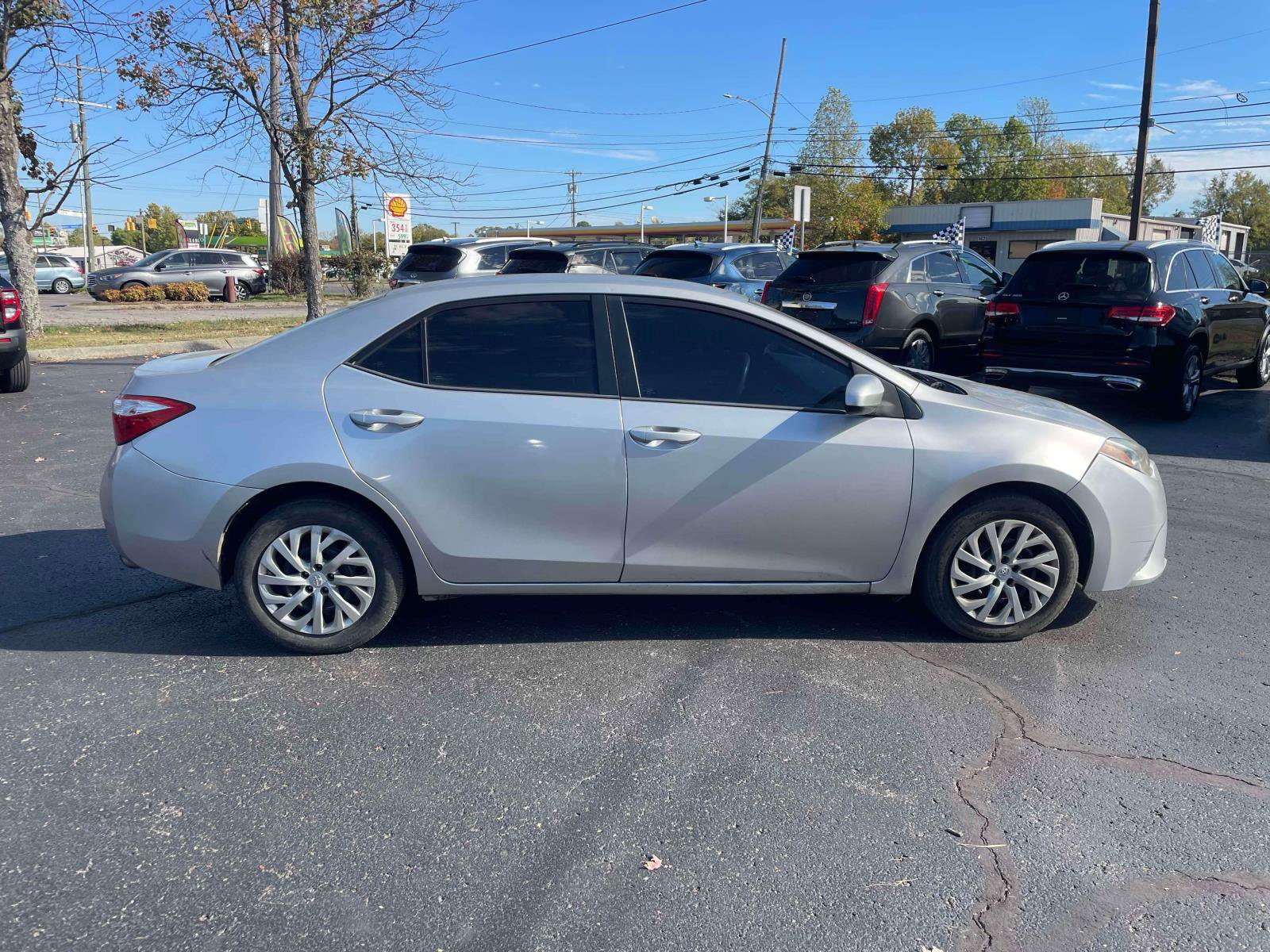 Used 2016 Toyota Corolla LE FWD image 10