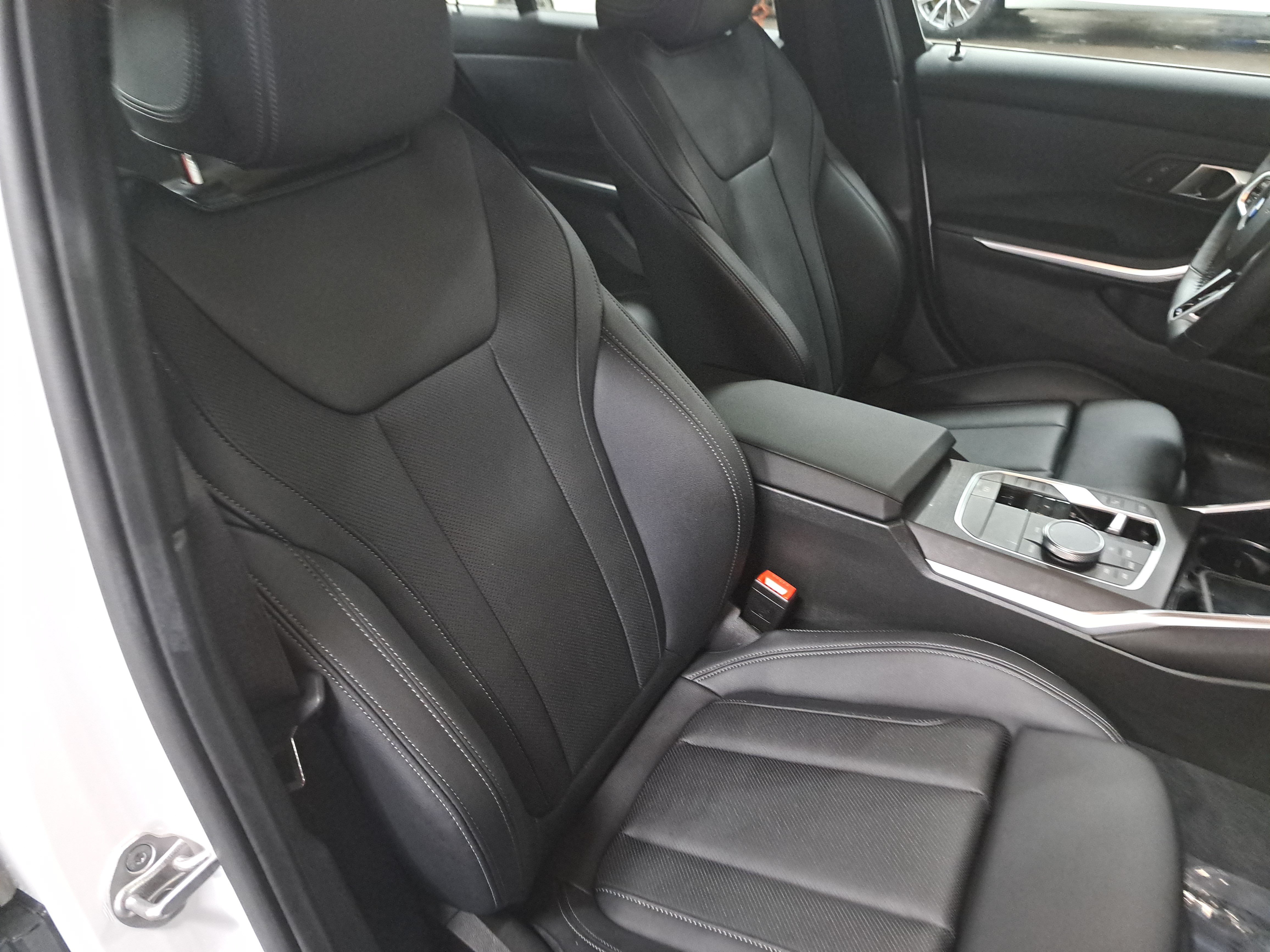 Certified 2026 BMW 330i Sedan w/ M Sport Package RWD image 11