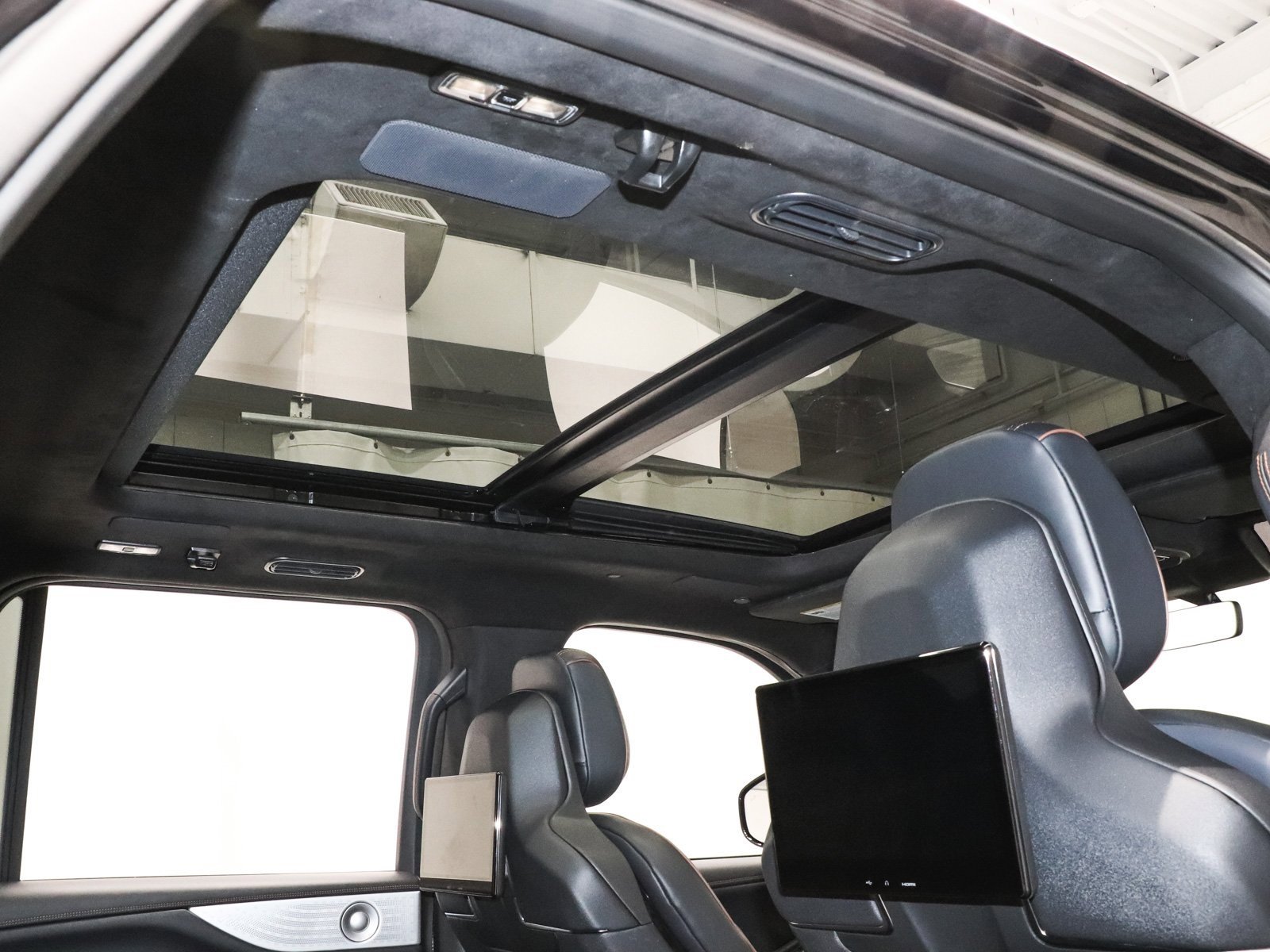 Used 2025 Lincoln Navigator Black Label image 30