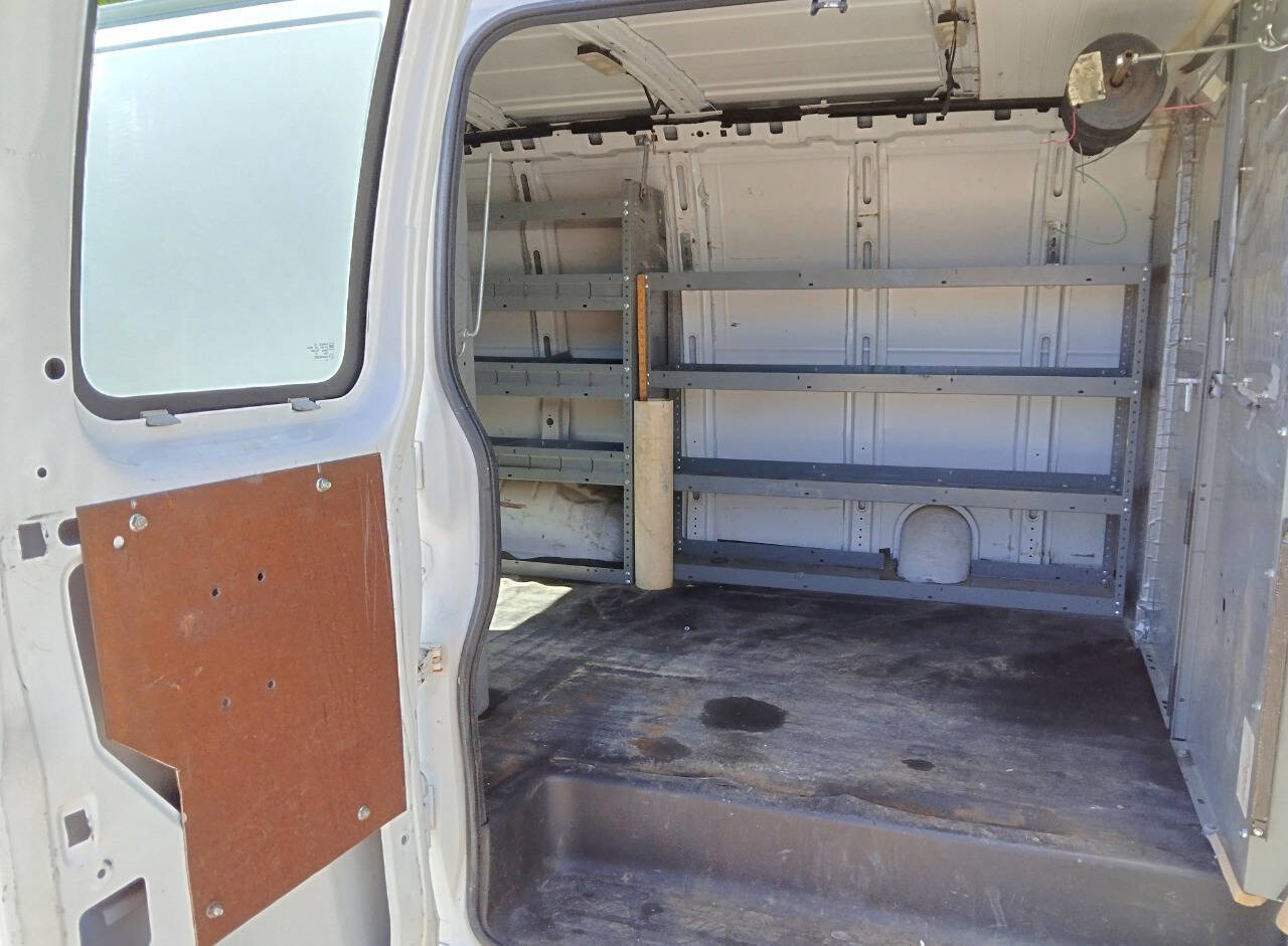 Used 2015 Chevrolet Express 2500 image 11