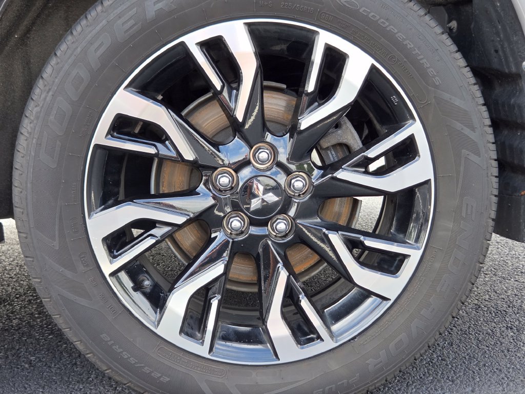Used 2018 Mitsubishi Outlander 4WD Plug-In Hybrid image 22