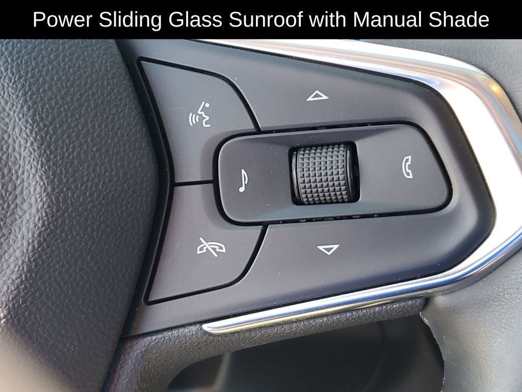 Used 2025 Chevrolet Trax ACTIV w/ Sunroof Package image 14