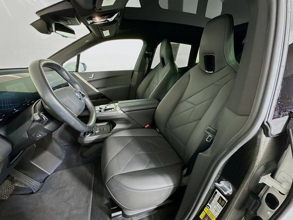 Used 2023 BMW iX xDrive50 w/ Sport Package image 28