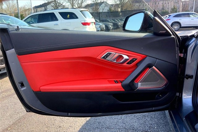 Used 2024 BMW Z4 M40i w/ Premium Package image 14