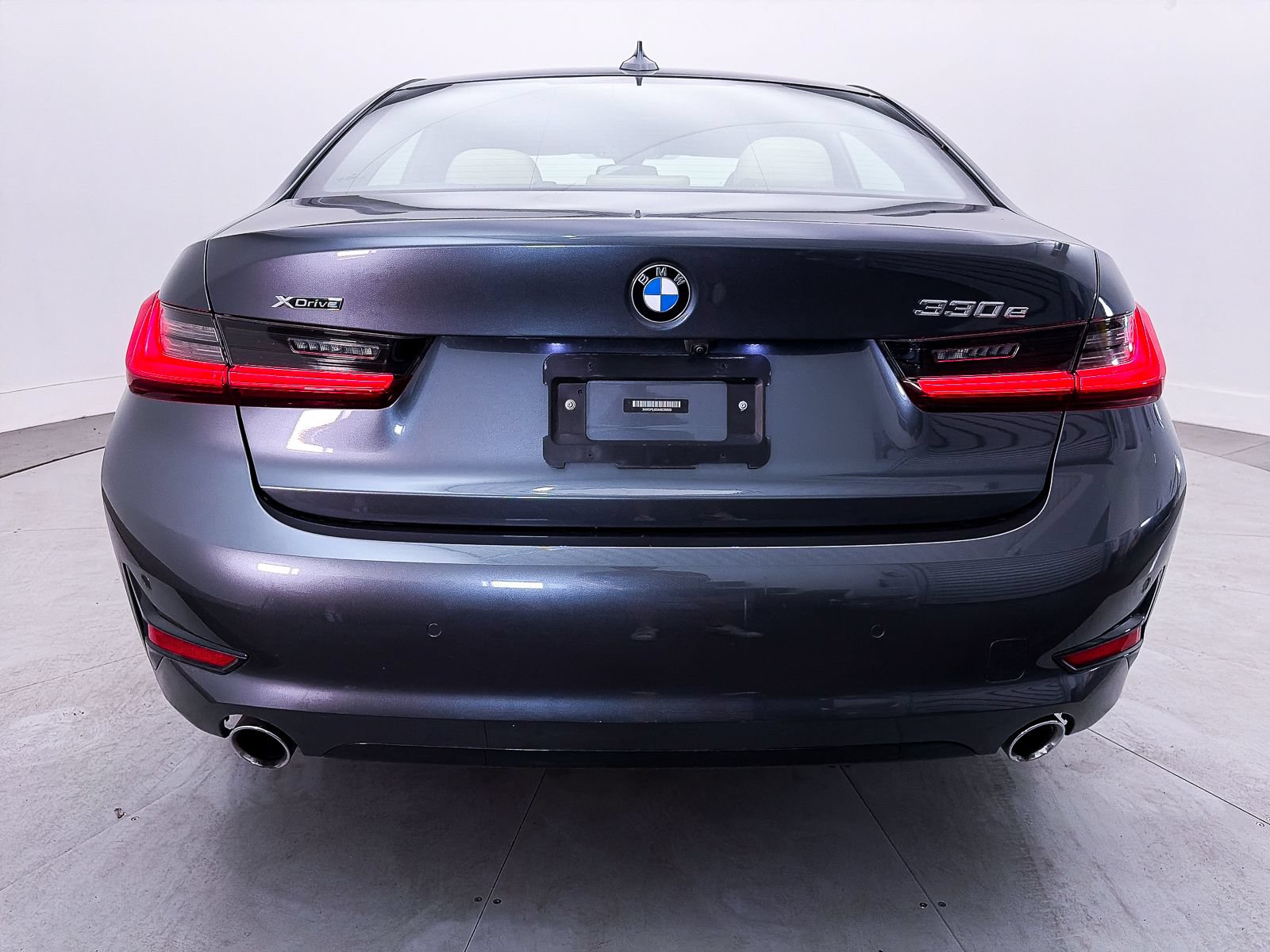 Used 2021 BMW 330e xDrive w/ Convenience Package AWD/4WD image 14