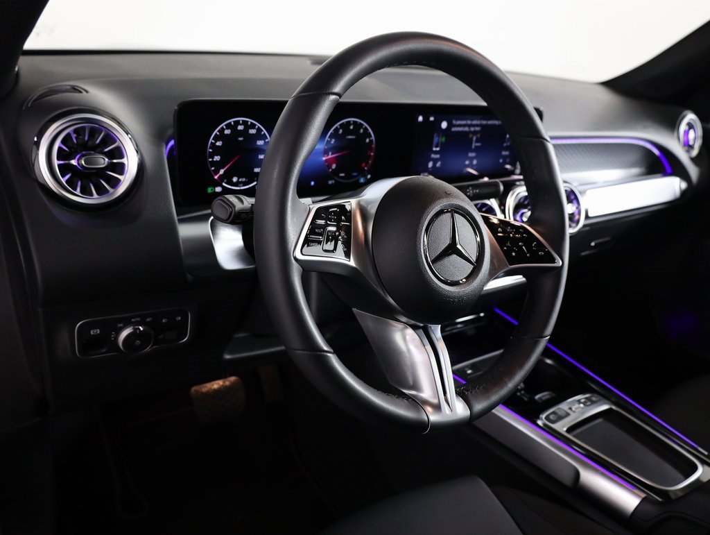 Certified 2025 Mercedes-Benz GLB 250 4MATIC image 24
