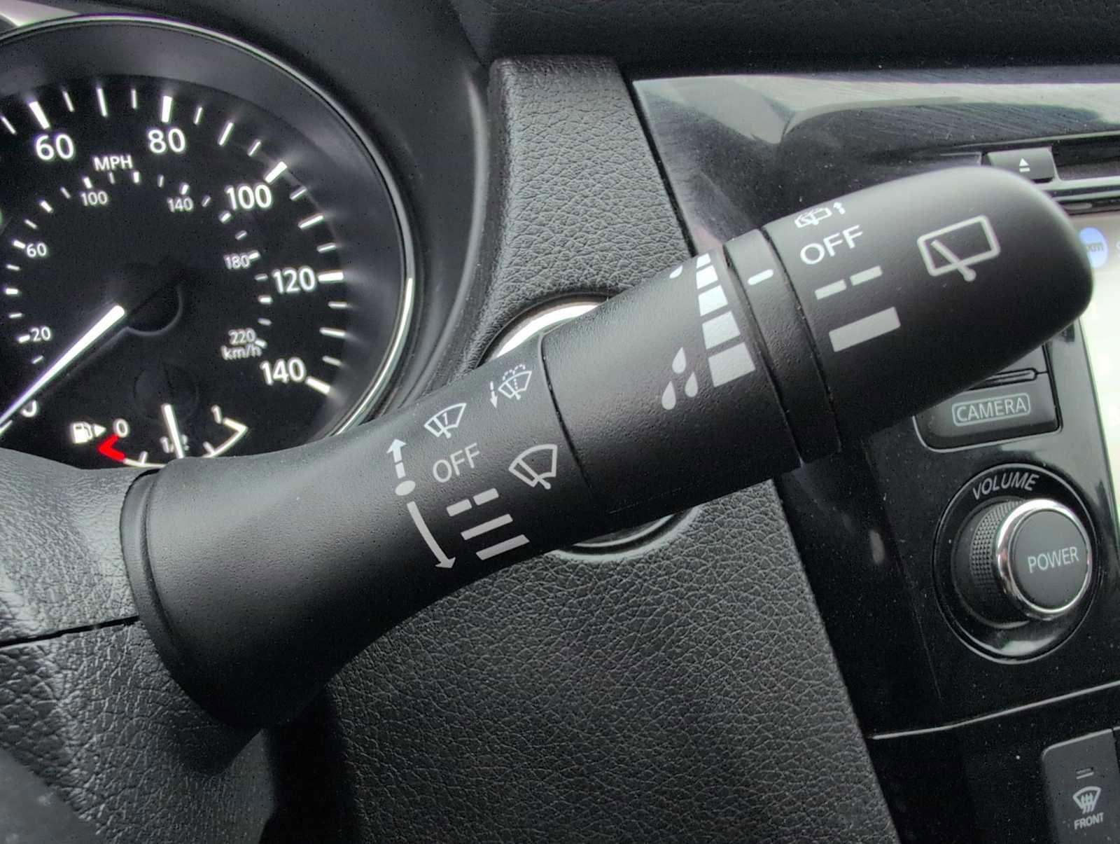 Used 2015 Nissan Rogue SL image 22