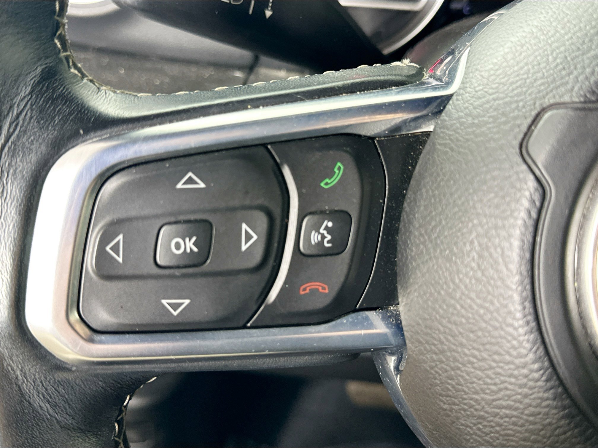 Used 2020 Jeep Wrangler Unlimited Sahara AWD/4WD image 13