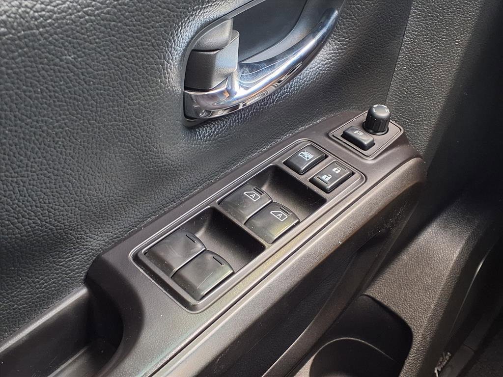 Used 2020 Nissan Titan PRO-4X w/ Pro-4x Convenience Package image 17