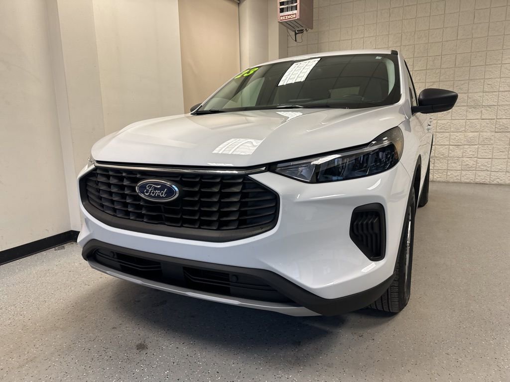 Used 2023 Ford Escape Active AWD/4WD image 35