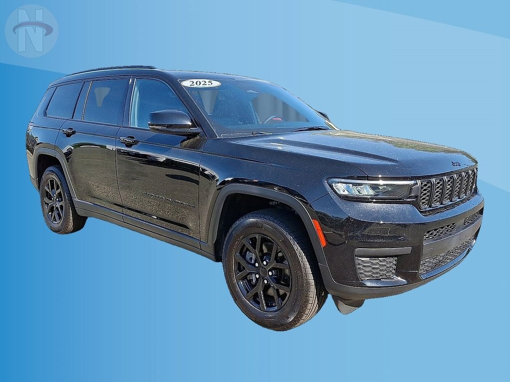 Certified 2025 Jeep Grand Cherokee L Altitude AWD/4WD image 1