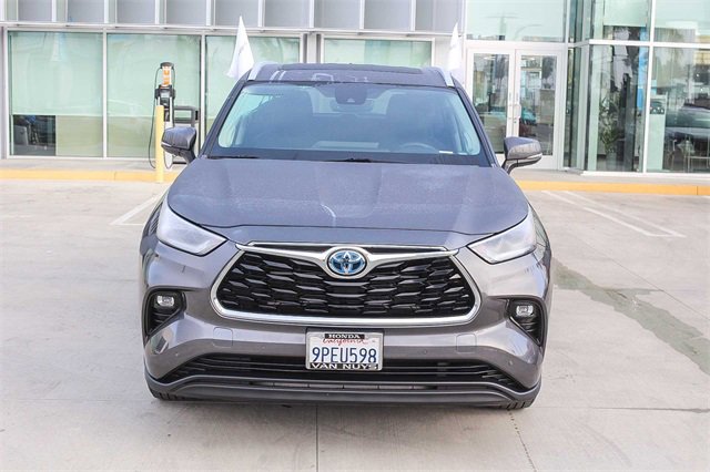 Used 2023 Toyota Highlander Limited image 2