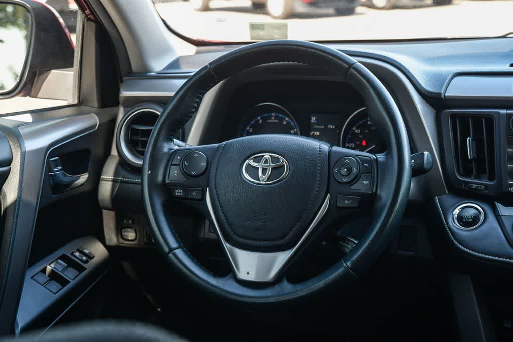 Used 2018 Toyota RAV4 XLE FWD image 12