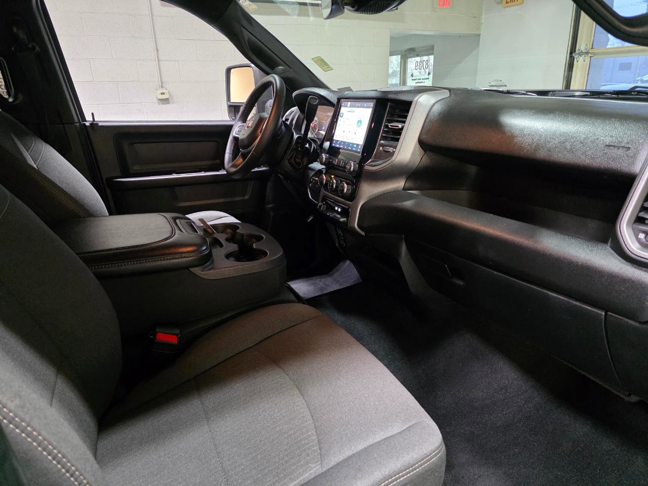 Used 2024 RAM 3500 Tradesman w/ Safety Group image 25