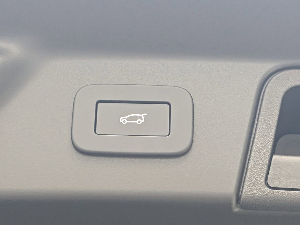 New 2026 Land Rover Range Rover Velar Dynamic SE image 13