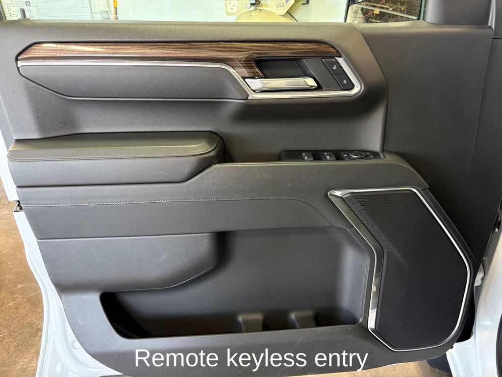 Used 2025 Chevrolet Silverado 1500 LT image 13