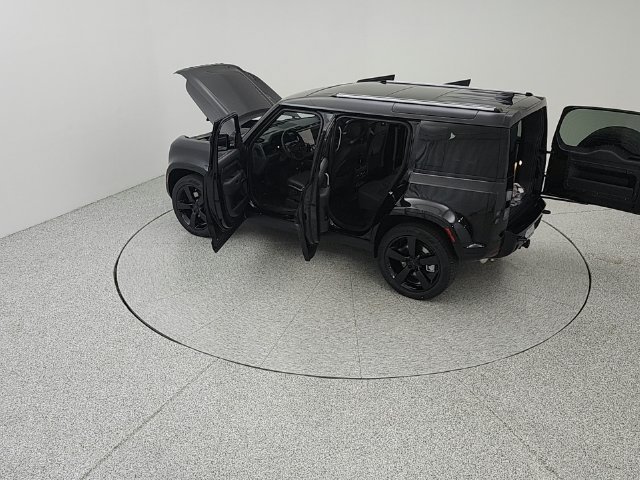 New 2026 Land Rover Defender 110 X-Dynamic SE AWD/4WD image 24