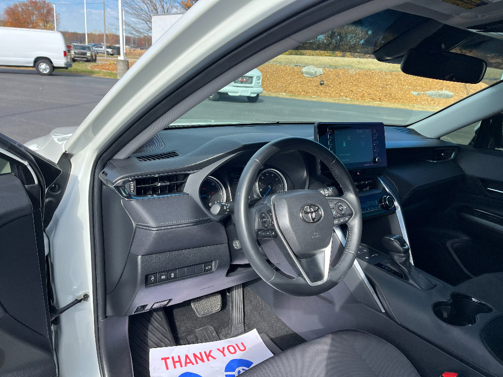 Used 2021 Toyota Venza LE image 29