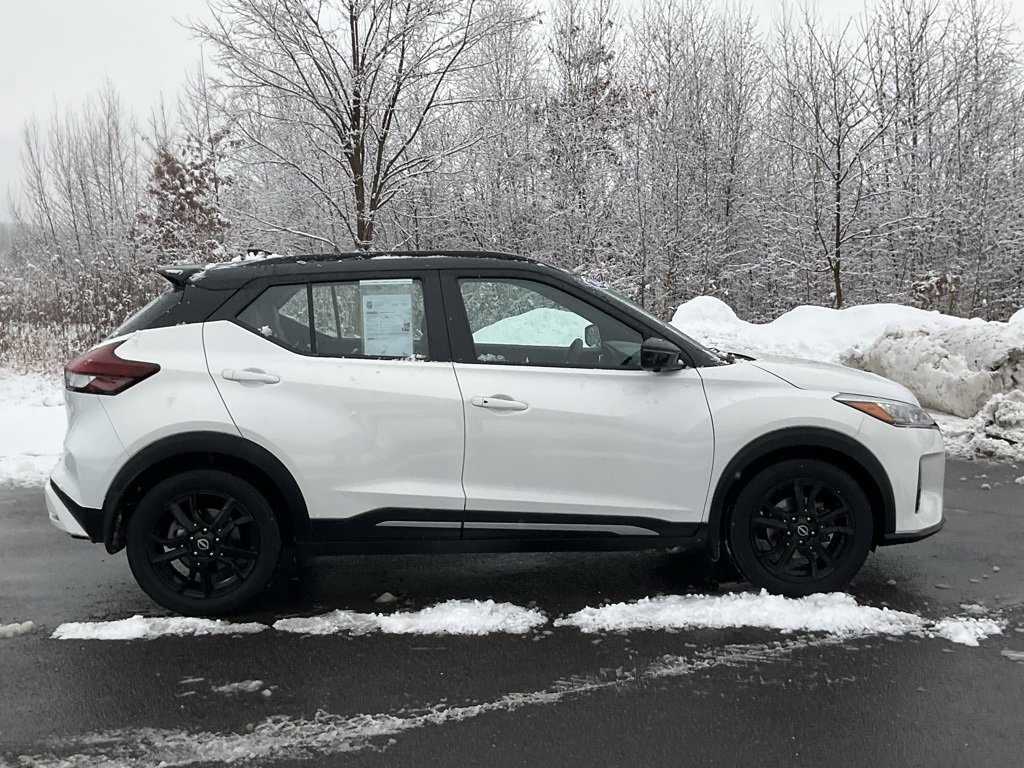 Used 2023 Nissan Kicks SR w/ SR Premium Package image 26