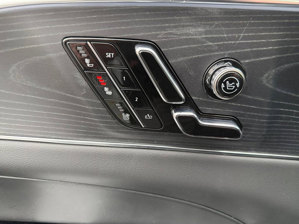 Used 2024 Cadillac Lyriq Luxury image 25