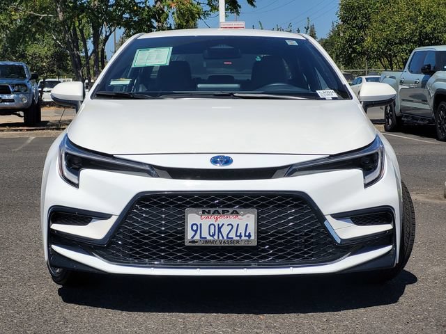 Certified 2025 Toyota Corolla SE w/ Convenience Package FWD image 3