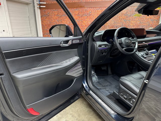 Used 2024 Hyundai Palisade Calligraphy image 9