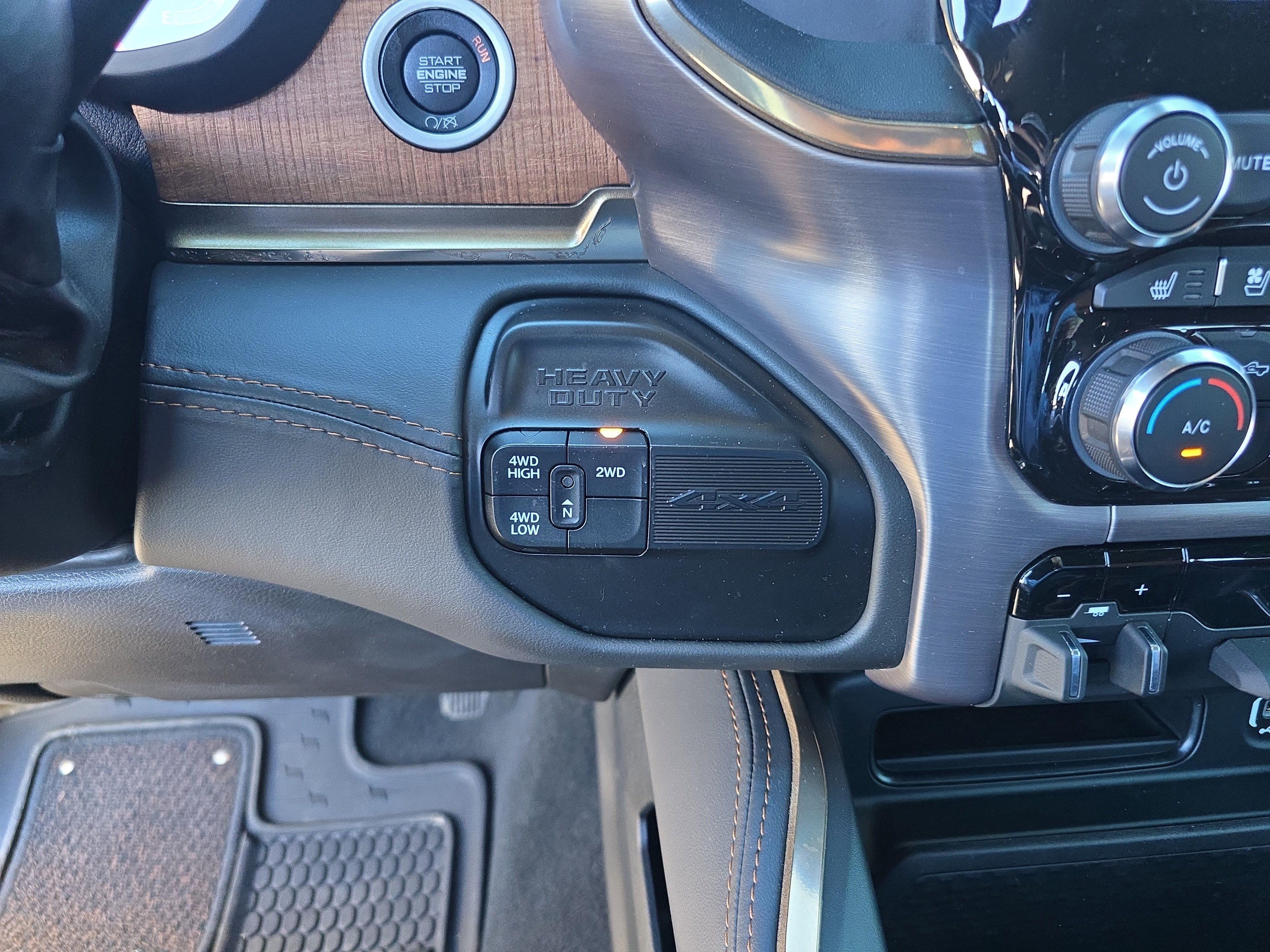 Used 2023 RAM 3500 Limited image 30