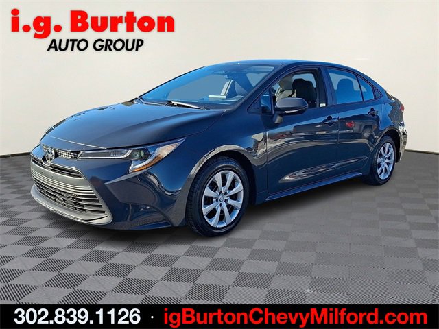 Used 2023 Toyota Corolla LE image 3