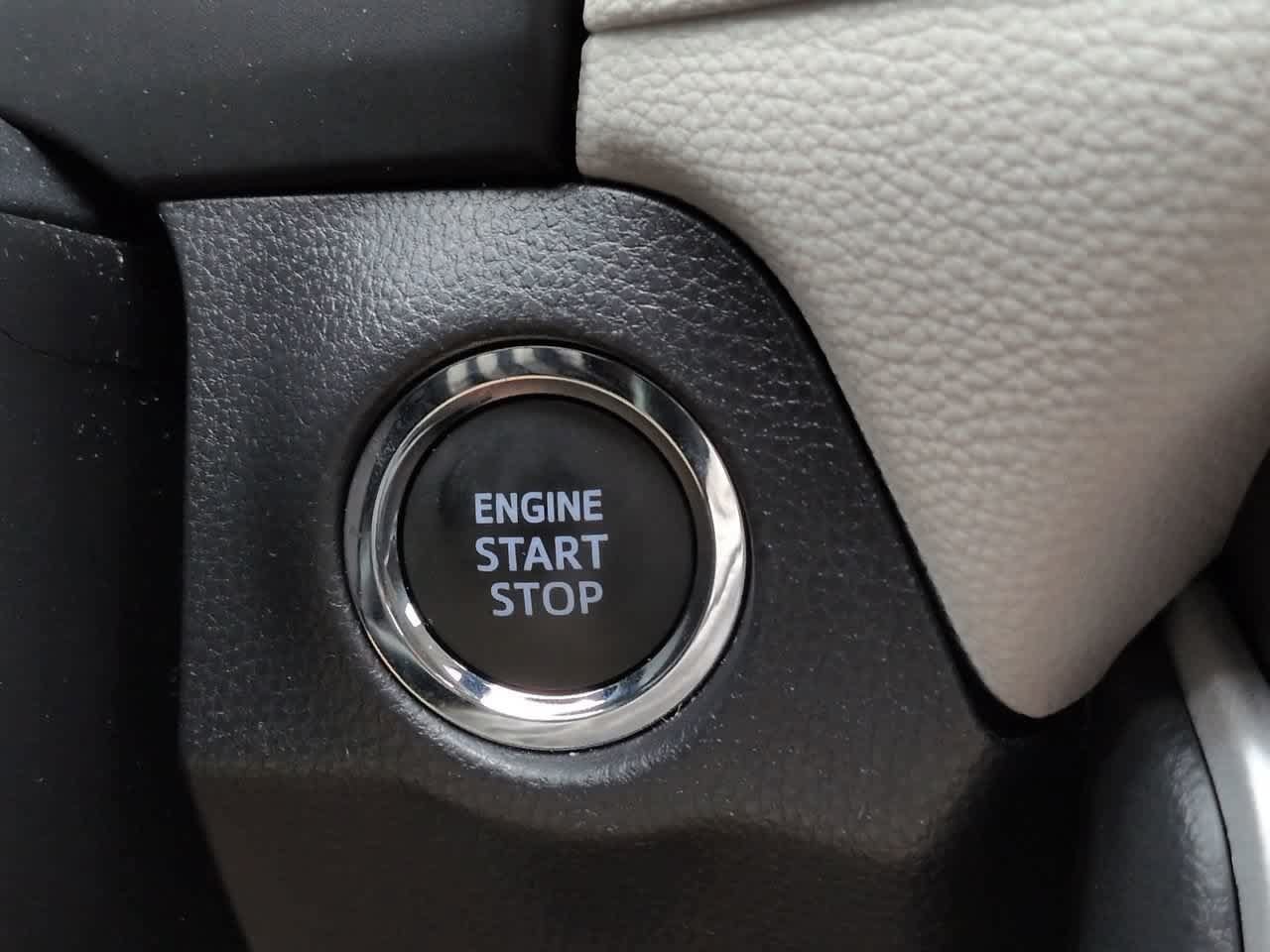 Used 2025 Toyota RAV4 XLE w/ Convenience Package FWD image 26