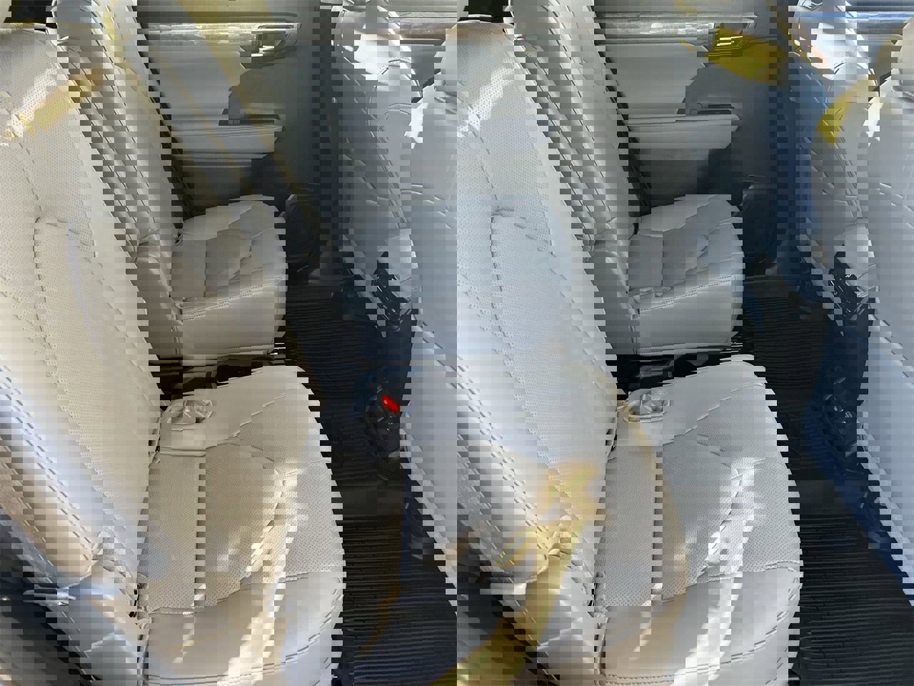 Used 2024 Toyota Highlander Limited image 10